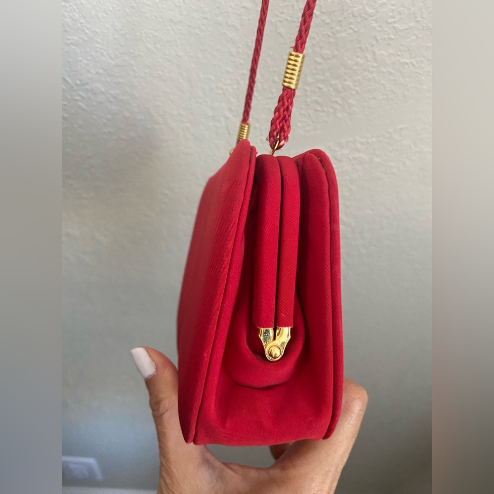 Vintage Elegant Red Clutch/ Crossbody Bag Gold Tone Hardware - Picture 7 of 16